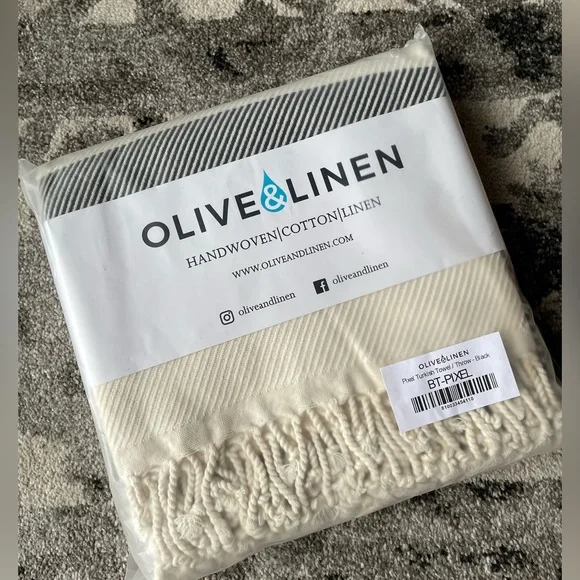 Set of Two Olive and Linen Pixel Turkish Towel / Throw - Picture 3 of 6